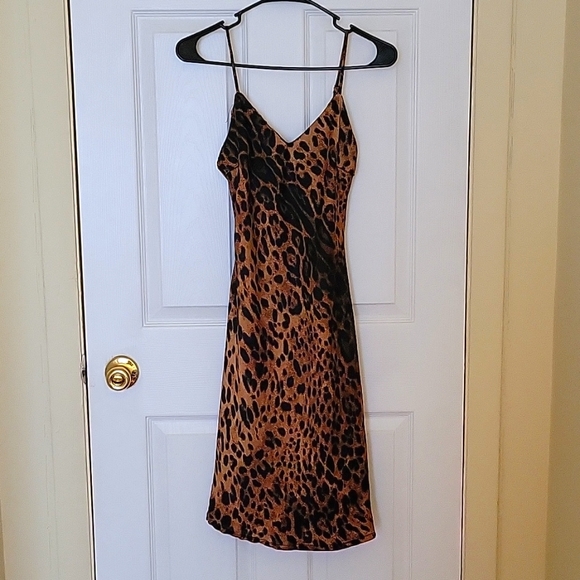 Forever 21 Dresses & Skirts - Forever 21 leopard slip dress